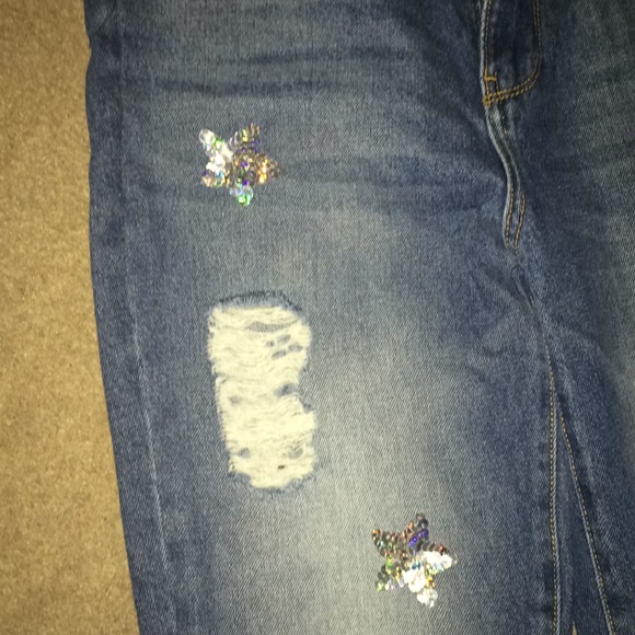 Light ripped jeans with holographic stars - Picture 2 of 3